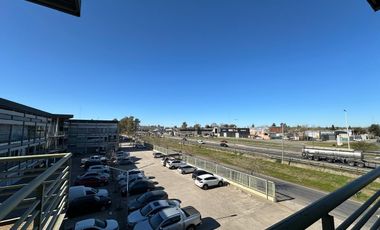 VENTA OFICINA  o LOCAL  68 m2   COMPLEJO VERDI 57