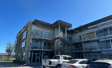 VENTA OFICINA  o LOCAL  68 m2   COMPLEJO VERDI 57