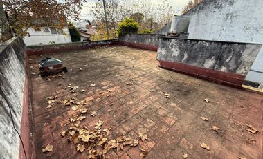 Gran oportunidad inversor: 2 departamentos en block (frente pasillo) en Banfield Oeste