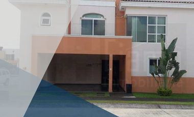CASA EN RENTA EN FRACC. BONATERRA, TEPIC, NAY.