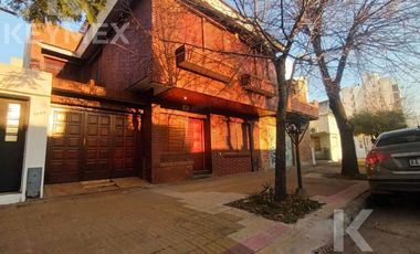 Casa en venta 5 dormitorios en 50 e/ 22 y 23 - La Plata