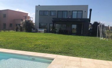 Alquiler Anual Casa a La Laguna en  San Gabriel Villanueva Tigre