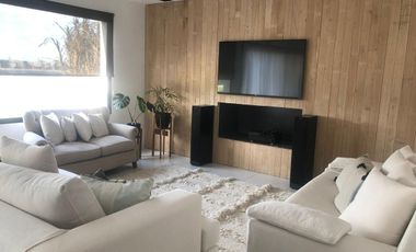 Alquiler Anual Casa a La Laguna en  San Gabriel Villanueva Tigre