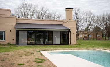 Casa en barrio privado La Federala