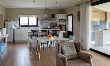 Casa en barrio privado La Federala