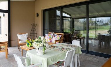 Casa en barrio privado La Federala