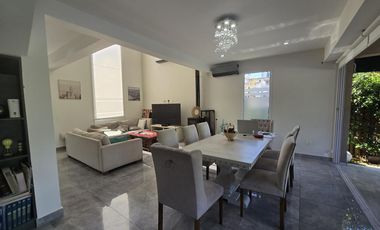 Casa en Vila Marina I