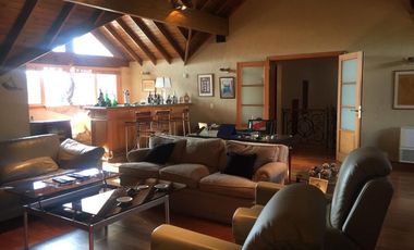 Espectacular casa a metros de Libertador