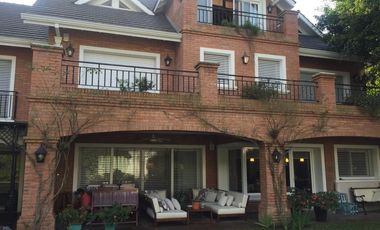 Espectacular casa a metros de Libertador