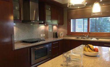 Espectacular casa a metros de Libertador