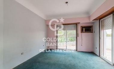 Casa de estilo en venta  en Guadalupe residencial, patio verde 4 dormitorios