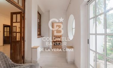 Casa de estilo en venta  en Guadalupe residencial, patio verde 4 dormitorios