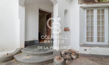 Casa de estilo en venta  en Guadalupe residencial, patio verde 4 dormitorios
