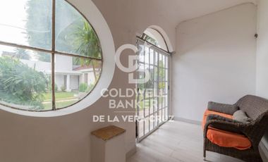 Casa de estilo en venta  en Guadalupe residencial, patio verde 4 dormitorios