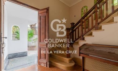 Casa de estilo en venta  en Guadalupe residencial, patio verde 4 dormitorios