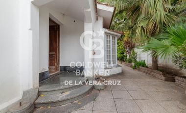 Casa de estilo en venta  en Guadalupe residencial, patio verde 4 dormitorios