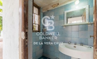Casa de estilo en venta  en Guadalupe residencial, patio verde 4 dormitorios