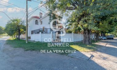 Casa de estilo en venta  en Guadalupe residencial, patio verde 4 dormitorios