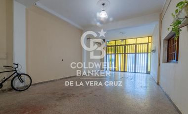 Casa de estilo en venta  en Guadalupe residencial, patio verde 4 dormitorios