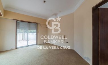 Casa de estilo en venta  en Guadalupe residencial, patio verde 4 dormitorios