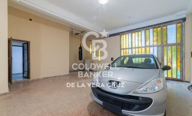Casa de estilo en venta  en Guadalupe residencial, patio verde 4 dormitorios