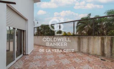 Casa de estilo en venta  en Guadalupe residencial, patio verde 4 dormitorios