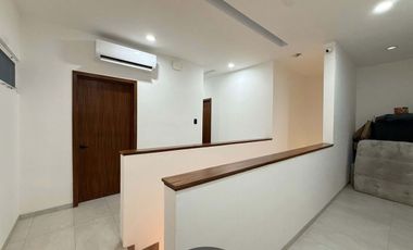 Casa en venta en Lomas del Dorado