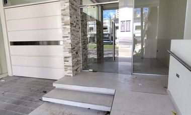 Departamento a estrenar 1 dormitorio balcòn sobre Bulevard 19 La Plata