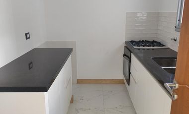 Departamento a estrenar 1 dormitorio balcòn sobre Bulevard 19 La Plata
