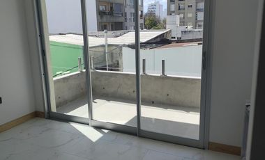 Departamento a estrenar 1 dormitorio balcòn sobre Bulevard 19 La Plata