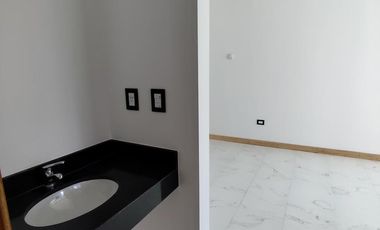 Departamento a estrenar 1 dormitorio balcòn sobre Bulevard 19 La Plata