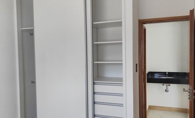 Departamento a estrenar 1 dormitorio balcòn sobre Bulevard 19 La Plata