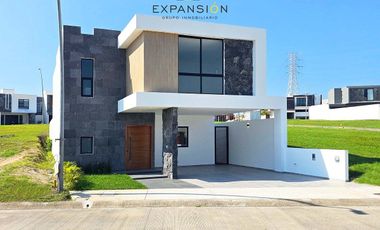 Casa en venta en Lomas del Dorado