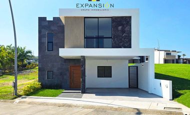 Casa en venta en Lomas del Dorado