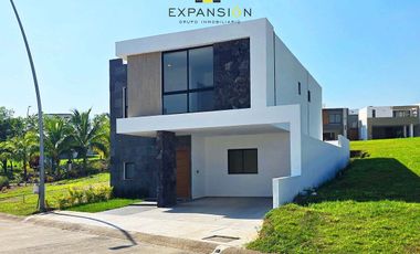 Casa en venta en Lomas del Dorado