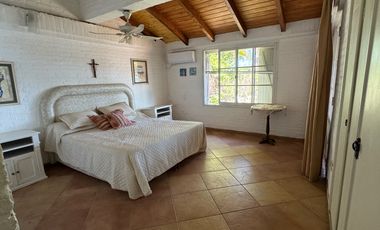 VENTA | CASA CON VISTA AL RÍO PARANÁ – BARRIO LA FLORIDA, ITUZAINGÓ (CORRIENTES)