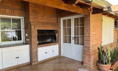 VENTA | CASA CON VISTA AL RÍO PARANÁ – BARRIO LA FLORIDA, ITUZAINGÓ (CORRIENTES)