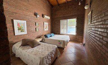 VENTA | CASA CON VISTA AL RÍO PARANÁ – BARRIO LA FLORIDA, ITUZAINGÓ (CORRIENTES)