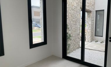 Casa en venta en Santa Ana, Villanueva con 5 dormitorios a la laguna