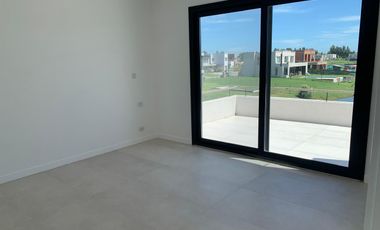 Casa en venta en Santa Ana, Villanueva con 5 dormitorios a la laguna