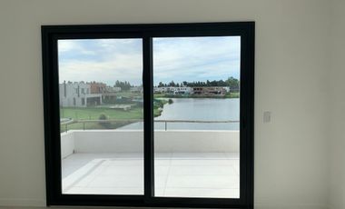 Casa en venta en Santa Ana, Villanueva con 5 dormitorios a la laguna