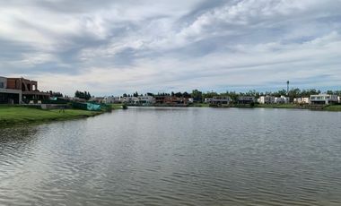 Casa en venta en Santa Ana, Villanueva con 5 dormitorios a la laguna