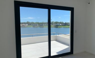 Casa en venta en Santa Ana, Villanueva con 5 dormitorios a la laguna