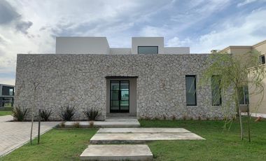 Casa en venta en Santa Ana, Villanueva con 5 dormitorios a la laguna