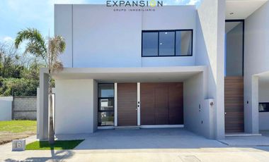 Casas en venta en Lomas del Dorado