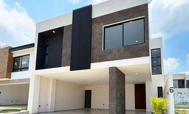 Casa en venta en Lomas del Dorado