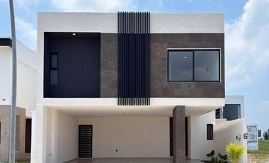 Casa en venta en Lomas del Dorado