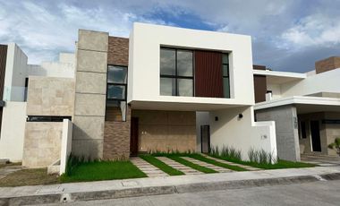 Casa en venta en Lomas del Dorado