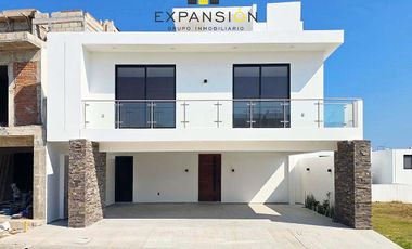 Casa en venta en Lomas del Dorado