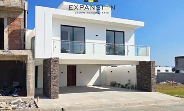 Casa en venta en Lomas del Dorado